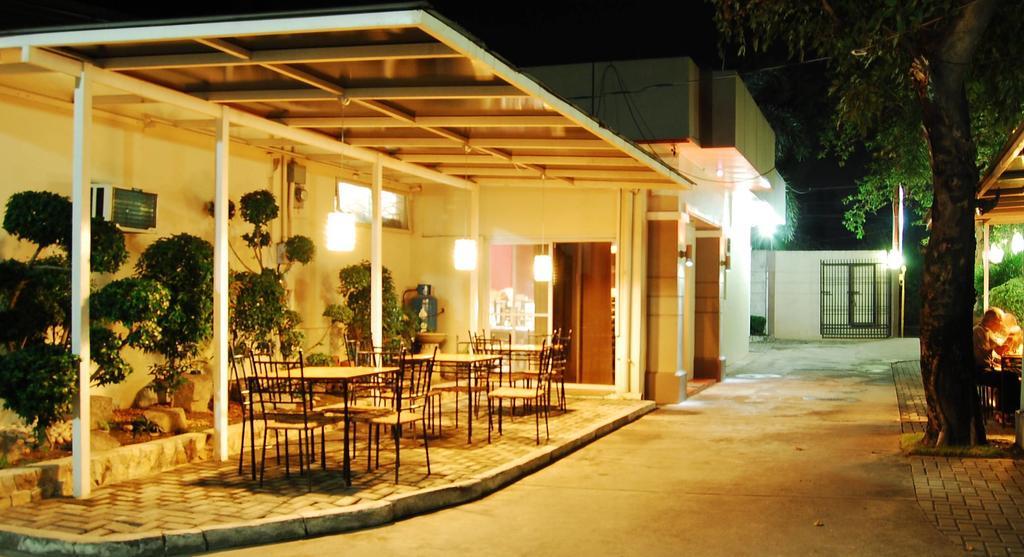 Rumi Apartelle Hotel Angeles Exteriér fotografie