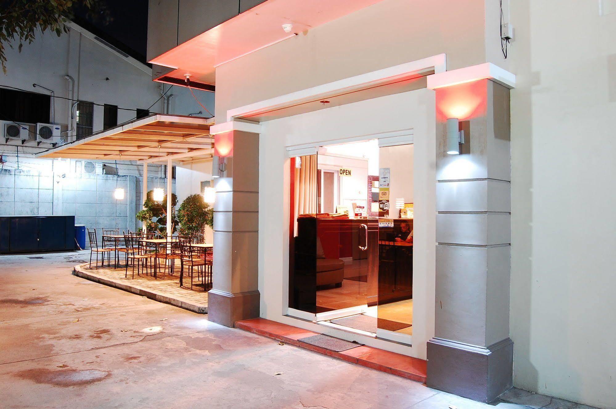 Rumi Apartelle Hotel Angeles Exteriér fotografie