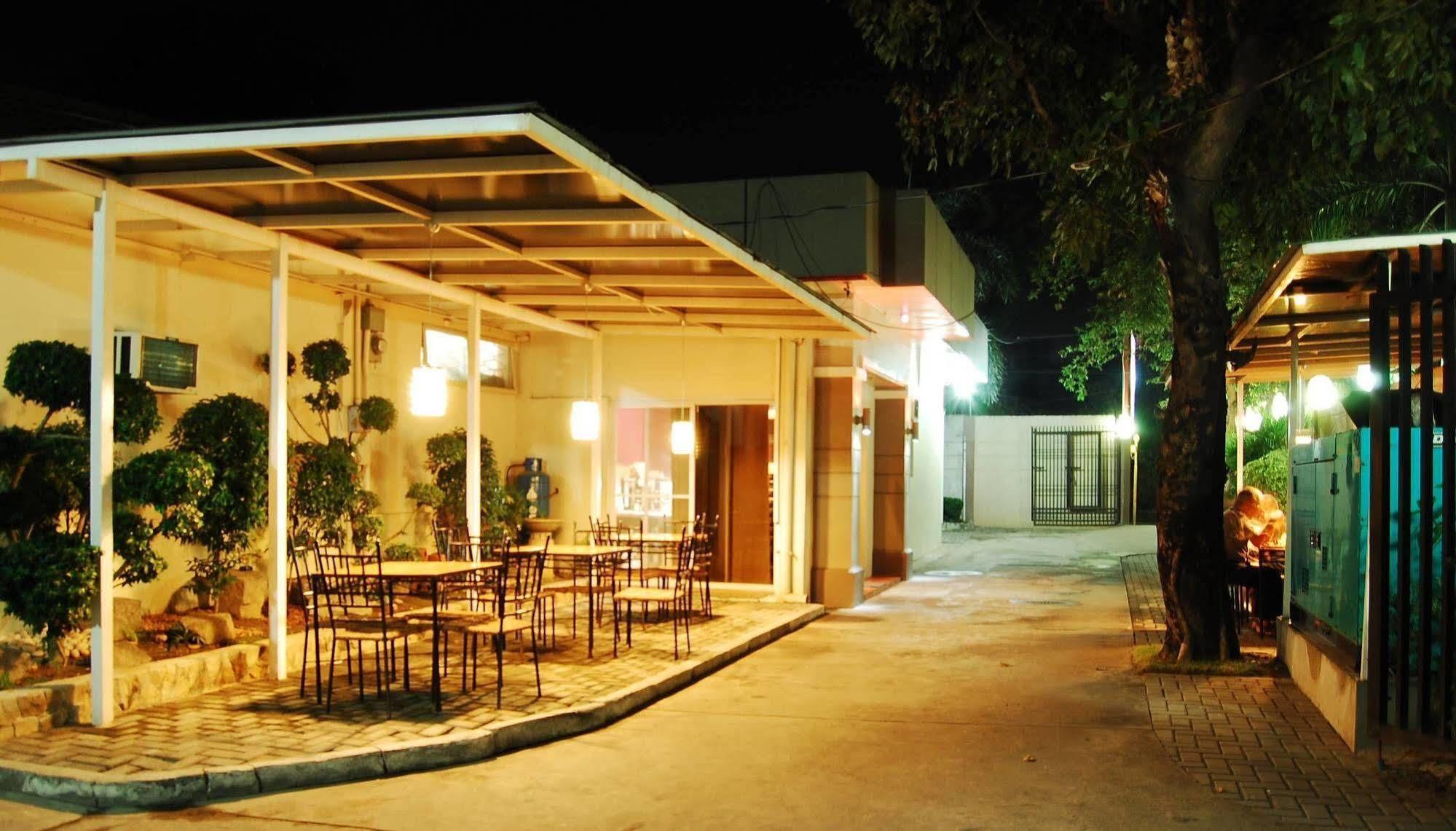Rumi Apartelle Hotel Angeles Exteriér fotografie