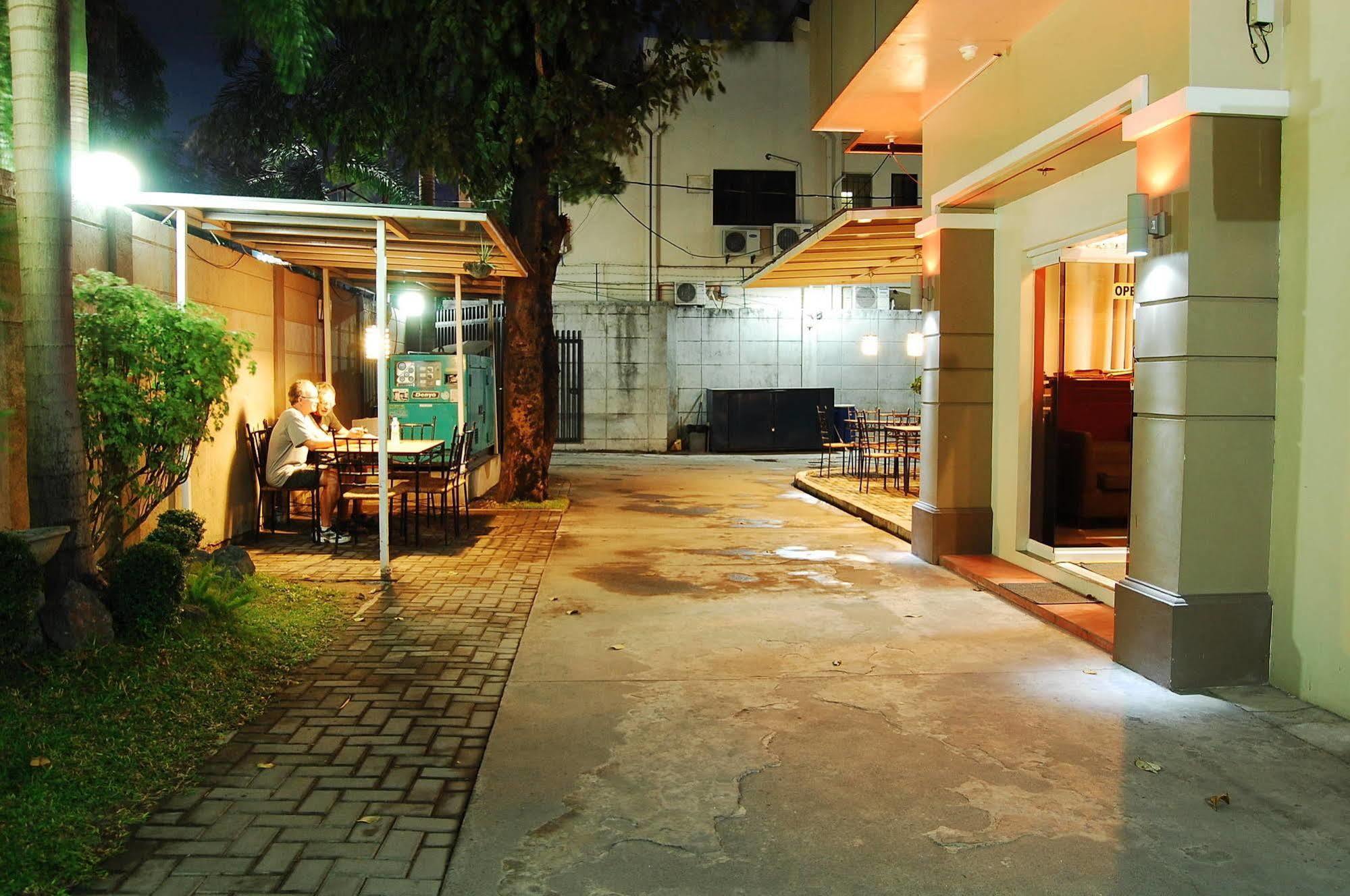 Rumi Apartelle Hotel Angeles Exteriér fotografie