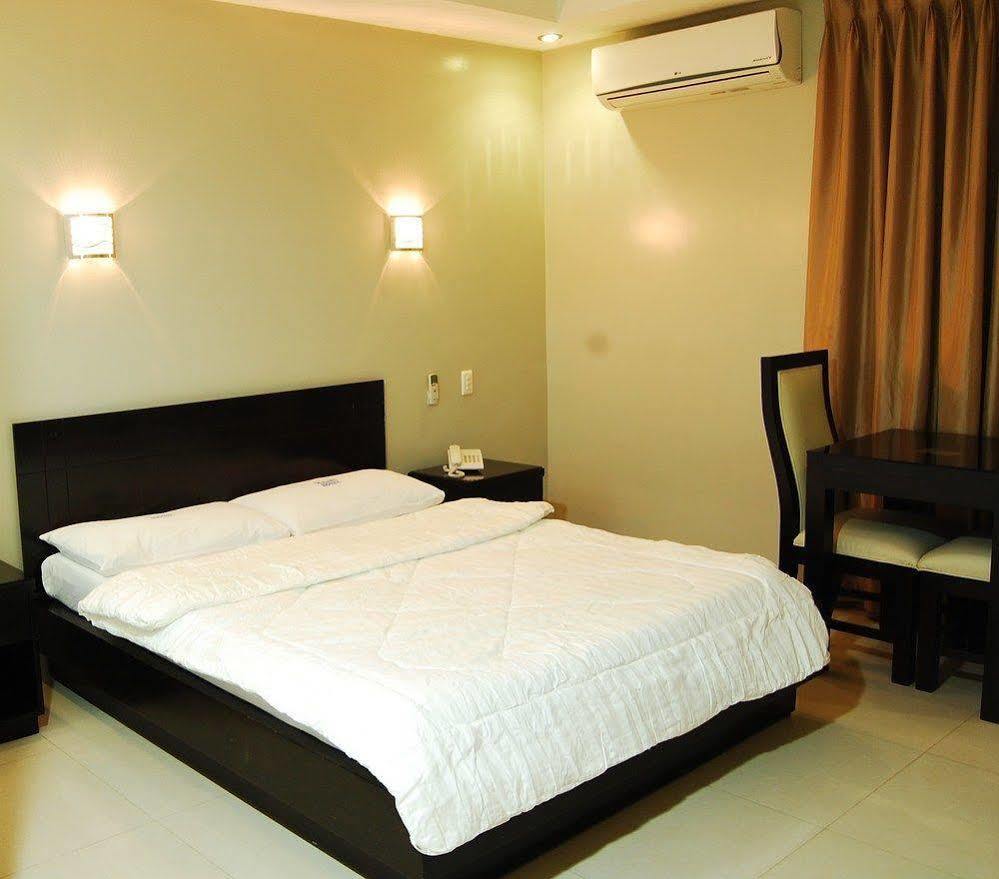 Rumi Apartelle Hotel Angeles Exteriér fotografie